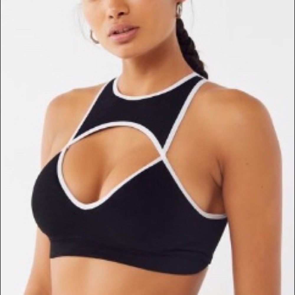 Seamless Overthrow Cutout Bra Top size: Small
